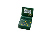 Current and Voltage Calibrator/Meter